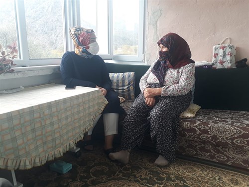 Kaymakamımız Sayın Elif Nur SAÇAL Sevim Teyzeyi ziyaret ederek ilçemizdeki görevine başladı.