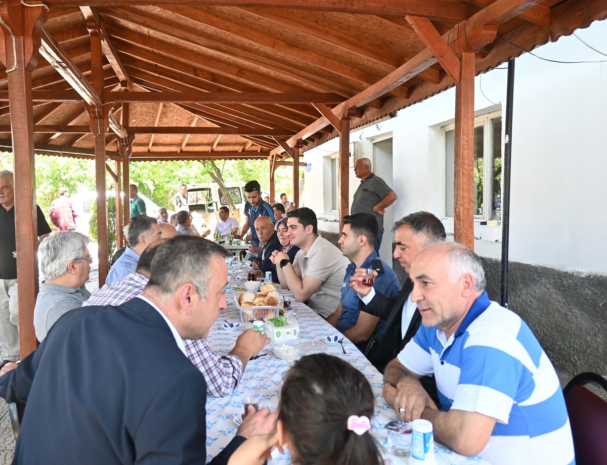 Kaymakamımız Sayın Furkan Recep NALBANT, Akkum Mahallemizde Düzenlenen Hıdırellez Programına Katıldı
